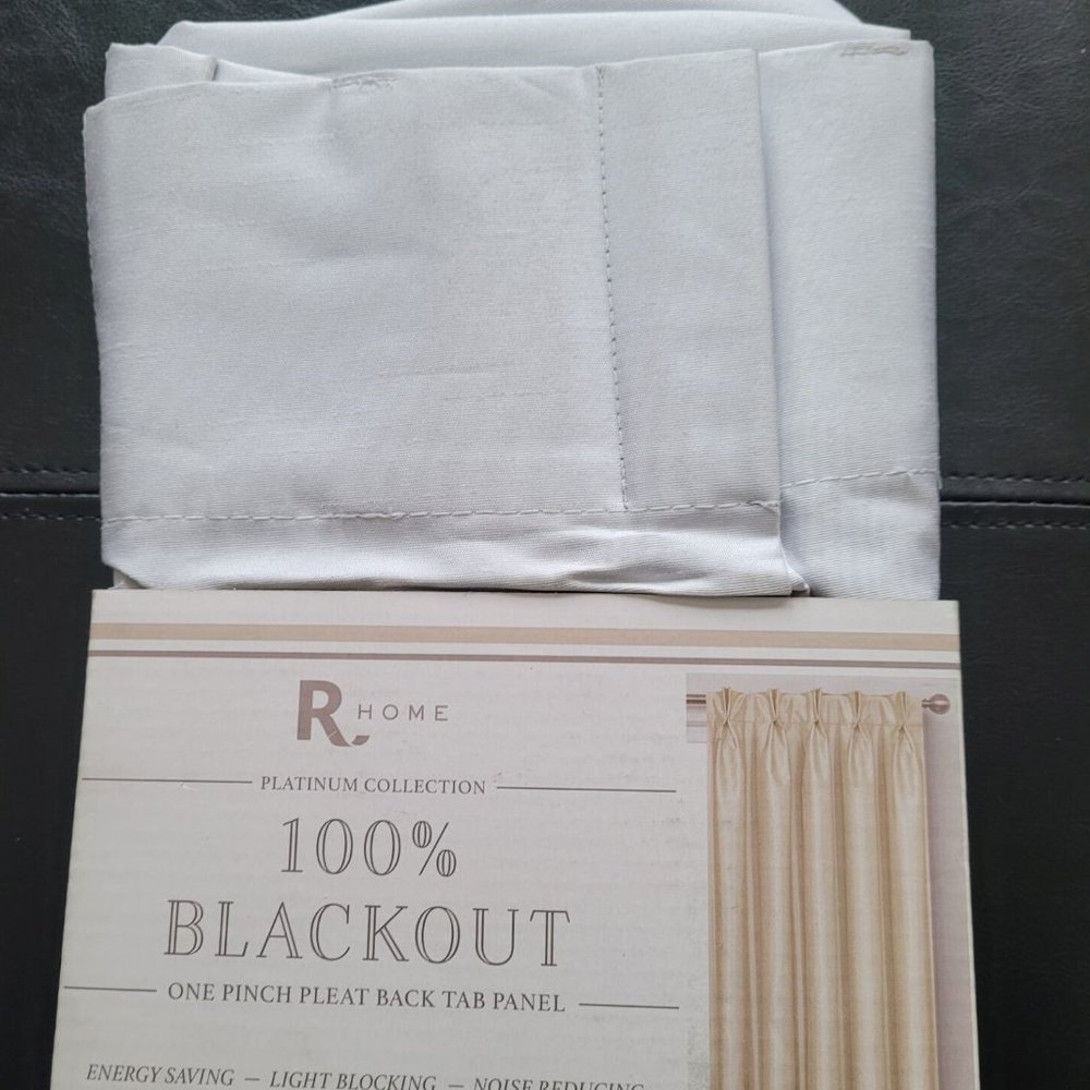r home platinum collection 100% blackout 25x63in/ One panel / White